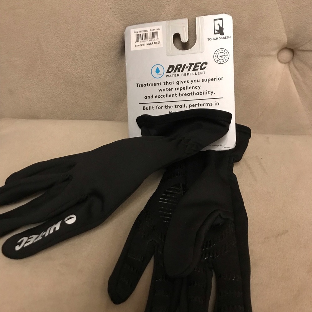 Hi-Tec gloves - Picture 2 of 2
